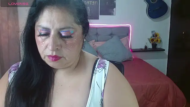 Snapshot of Keyla01_ chatting on 06.20.26 Keyla01 online show from 06.20.26