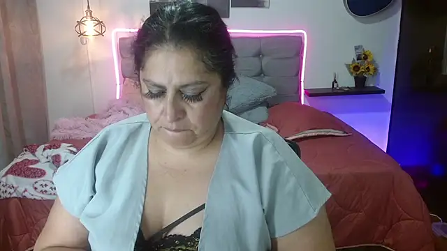 Snapshot of Keyla01_ chatting on 06.22.26 Keyla01 online show from 06.22.26