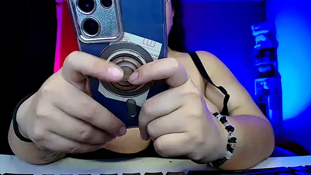 Snapshot of lulubigtitts1 chatting on 09.13.25 lulubigtitts1 online show from 09.13.25