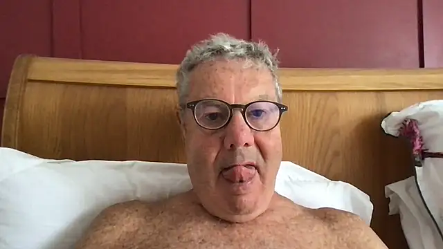 Snapshot of Oldpistolpete chatting on 06.24.26 Oldpistolpete online show from 06.24.26