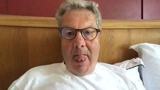 Snapshot of Oldpistolpete chatting on 07.14.26 Oldpistolpete online show from 07.14.26