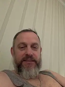 Snapshot of GHsveter chatting on 02.25.26 GHsveter online show from 02.25.26