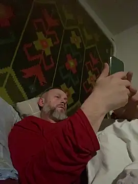 Snapshot of GHsveter chatting on 04.15.26 GHsveter online show from 04.15.26