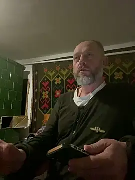 Snapshot of GHsveter chatting on 04.21.26 GHsveter online show from 04.21.26