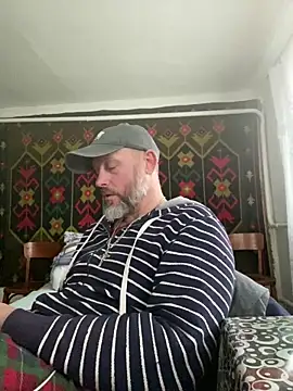 Snapshot of GHsveter chatting on 04.25.26 GHsveter online show from 04.25.26