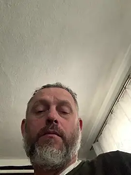 Snapshot of GHsveter chatting on 04.27.26 GHsveter online show from 04.27.26