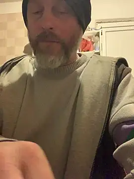 Snapshot of GHsveter chatting on 04.29.26 GHsveter online show from 04.29.26