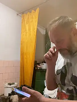 Snapshot of GHsveter chatting on 05.23.26 GHsveter online show from 05.23.26
