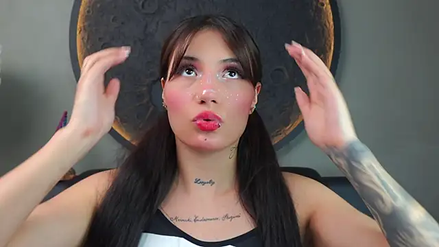 miss sharlotte18 online show from 03.18.26