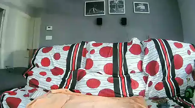 Snapshot of txan9876 chatting on 02.14.25 txan9876 online show from 02.14.25