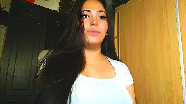 Snapshot of BigDominaMia chatting on 02.10.26 BigDominaMia online show from 02.10.26