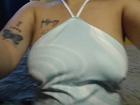 Snapshot of Hotte_Nicky19xxx chatting on 03.23.25 Hotte Nicky19xxx online show from 03.23.25