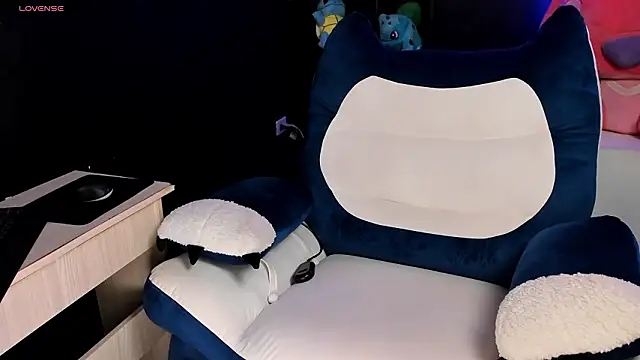 stelleknox  online show from 03.13.26