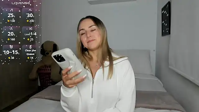 sophi mooreno online show from 09.15.25