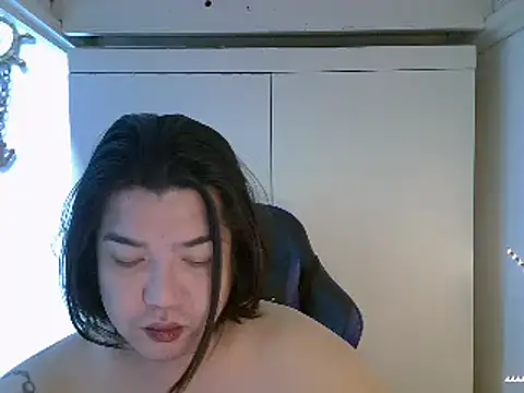 StrawberryWine07 online show from 03.14.25