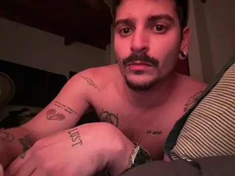 Snapshot of mrtnivnn chatting on 02.08.26 mrtnivnn online show from 02.08.26