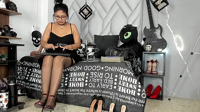 Snapshot of MirandaHaguen chatting on 06.20.26 MirandaHaguen online show from 06.20.26
