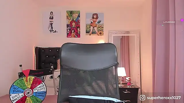 superheroxx online show from 09.10.25