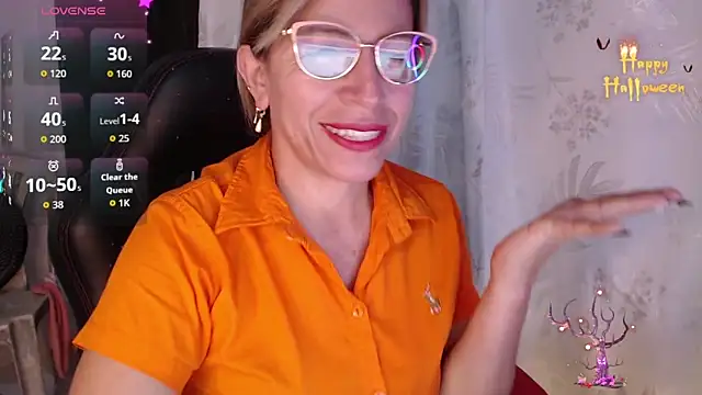 Snapshot of Chayla_Ruiz chatting on 12.04.25 Chayla Ruiz online show from 12.04.25