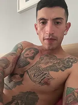 wethkisses online show from 10.04.25