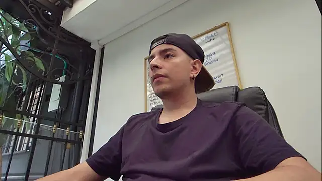 Jhoan saenz online show from 02.01.25