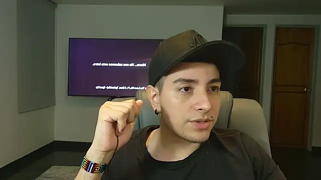 Jhoan saenz online show from 10.29.25