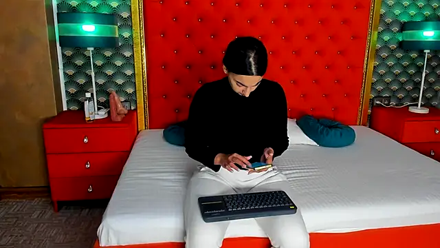 VallerieJones online show from 10.18.25