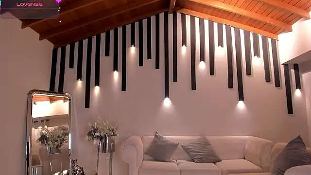 MaryLewis  online show from 03.15.25