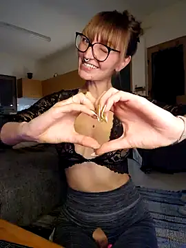 MissMialicious online show from 02.04.25