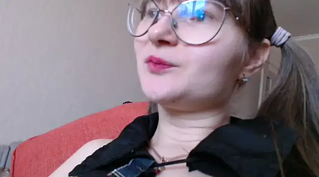 KiraGoldens online show from 02.20.25