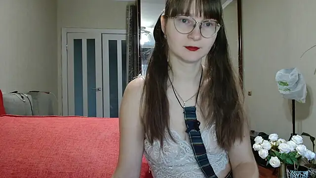 KiraGoldens online show from 10.17.25