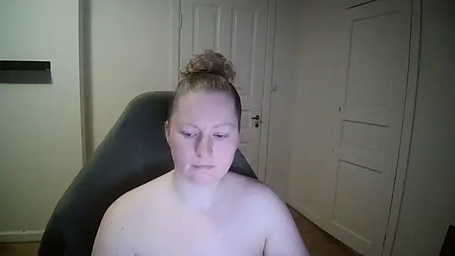 Girlnina-1995 online show from 01.26.25