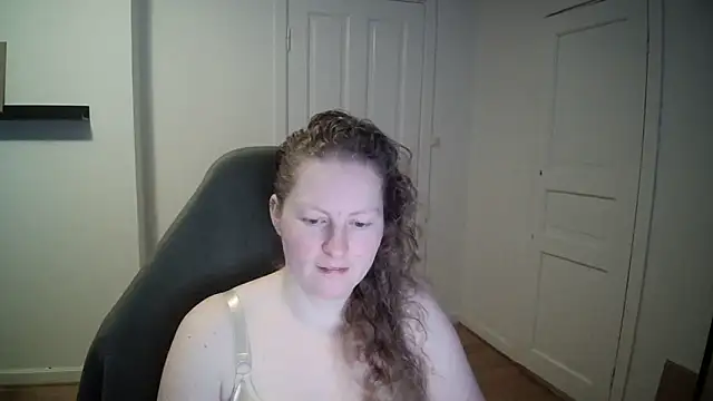 Girlnina-1995 online show from 02.28.25