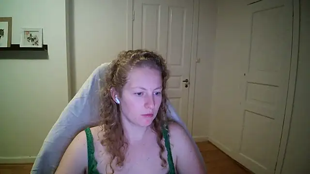 Girlnina-1995 online show from 11.03.25