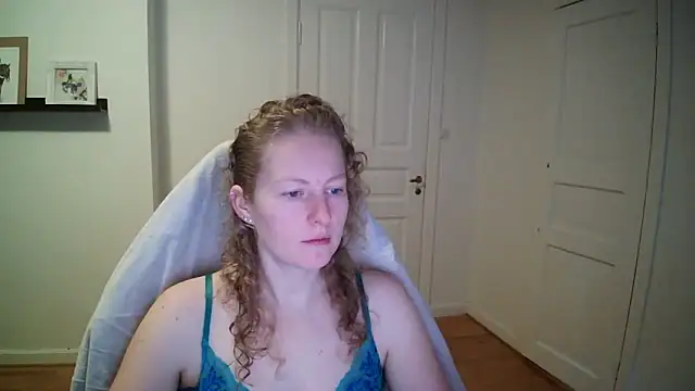 Girlnina-1995 online show from 11.04.25