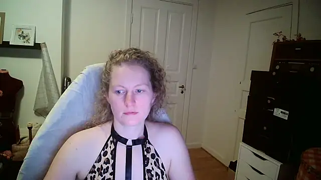 Girlnina-1995 online show from 12.15.25