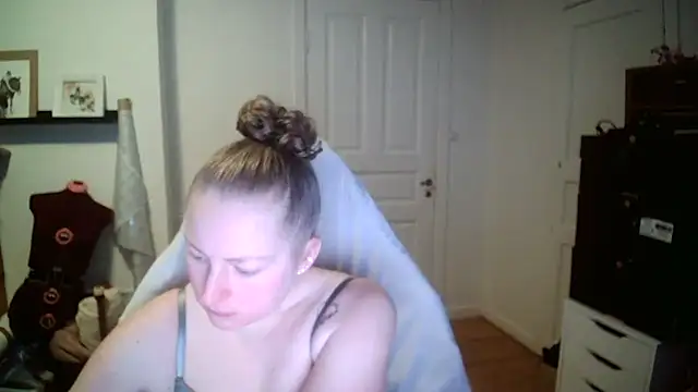 Girlnina-1995 online show from 01.07.26