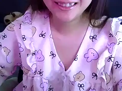 Snapshot of Bee_2k chatting on 07.06.26 Bee 2k online show from 07.06.26