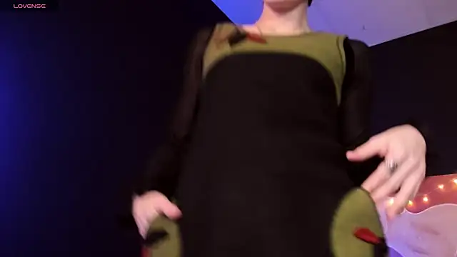 LorenDaze online show from 02.04.25