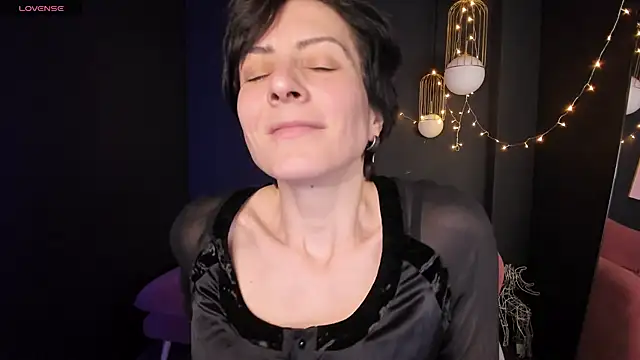 LorenDaze online show from 02.05.25