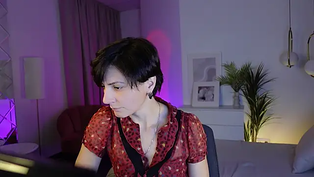 LorenDaze online show from 11.12.25