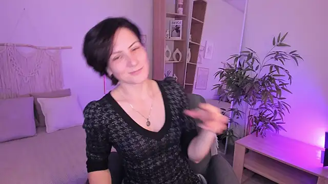 LorenDaze online show from 12.19.25