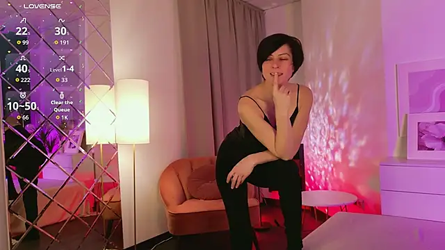 LorenDaze online show from 02.04.26