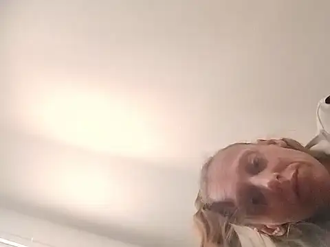 eatmeplease44 online show from 09.27.25