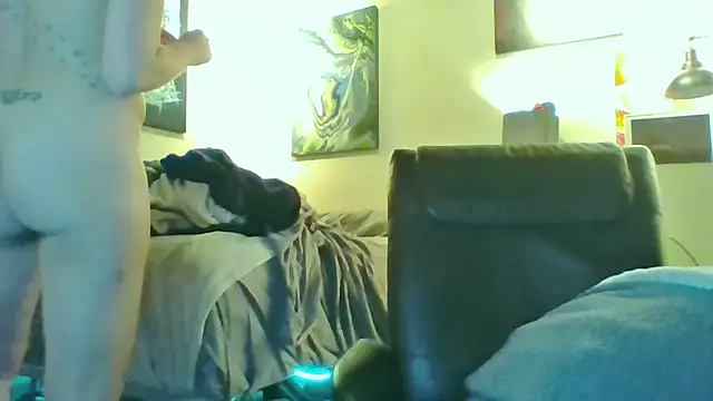 eatmeplease44 online show from 11.12.25