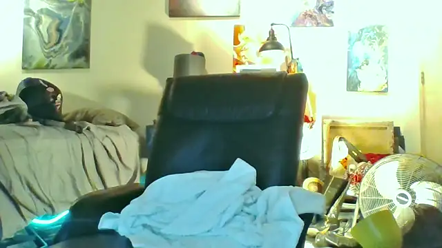 eatmeplease44 online show from 11.17.25