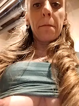 Snapshot of eatmeplease44 chatting on 02.09.26 eatmeplease44 online show from 02.09.26