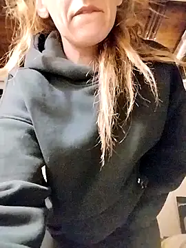 Snapshot of eatmeplease44 chatting on 03.08.26 eatmeplease44 online show from 03.08.26