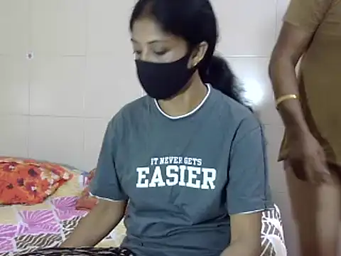 Snapshot of Indian_Horny_Wife chatting on 10.04.25 Indian Horny Wife online show from 10.04.25