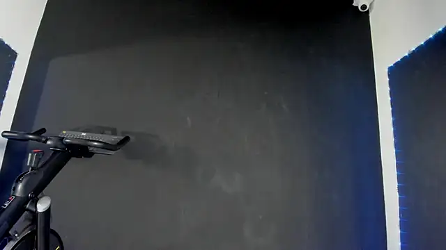 Snapshot of liagirl_cute chatting on 12.20.24 liagirl cute online show from 12.20.24